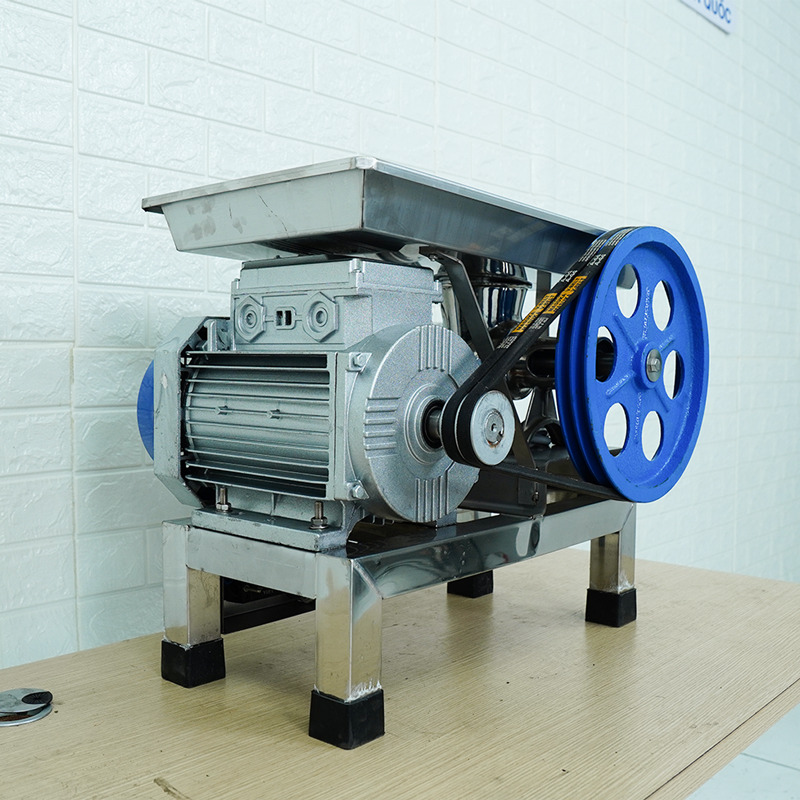 duoi-avtar-may-xay-dun-thit-viet-nam-ns-mxdtvn-32-3kw