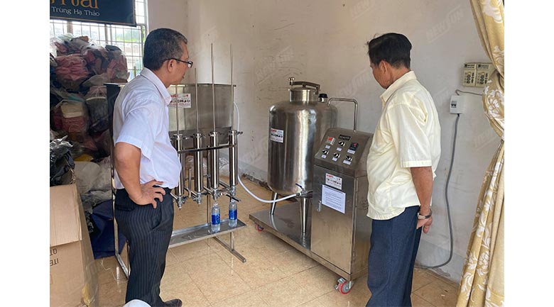 Hình ảnh khách hàng sử dụng máy lão hóa rượu NEWSUN