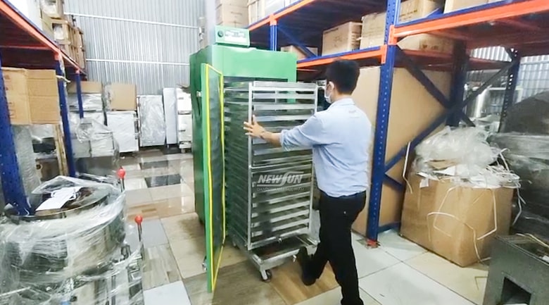 Ảnh chụp thực tế sản phẩm tủ sấy lạp xưởng 16 khay Ảnh chụp thực tế sản phẩm tủ sấy lạp xưởng 16 khay