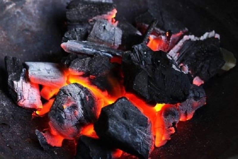 Bước 2: Chuẩn bị lò than và bếp gas