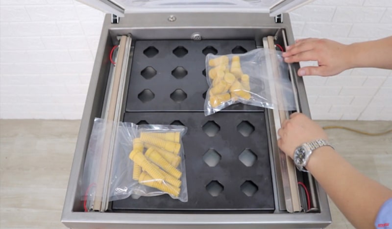 Ảnh sử dụng máy hút chân không 1 buồng NEWSUN Ảnh sử dụng máy hút chân không 1 buồng NEWSUN