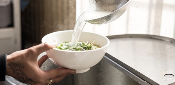 Chất lượng nước dùng của nồi nấu phở tủ điện và nồi điện liền