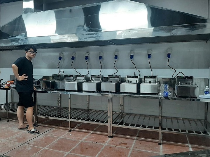 Khách hàng lựa chọn bếp chiên nhúng NEWSUN