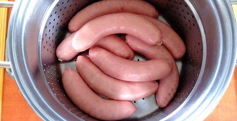 Hấp chín xúc xích heo Hấp chín xúc xích heo