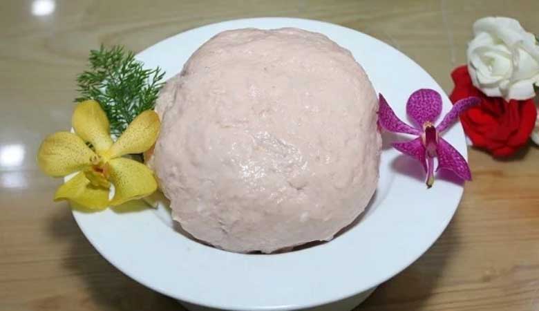 Thịt xay nhuyễn mịn như giò sống Thịt xay nhuyễn mịn như giò sống