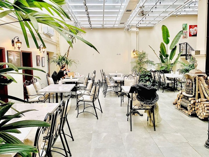 The Backyard Restaurant The Backyard Restaurant