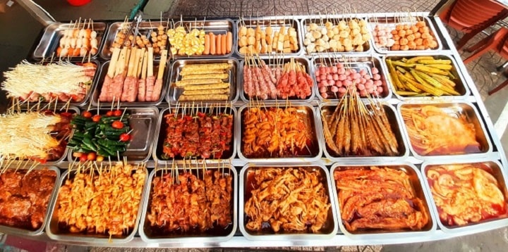 Đồ ăn nhanh xiên thịt nướng, các loại xiên que