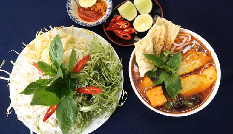 Bún bò Huế chay - Món chay ăn sáng HOT nhất Bún bò Huế chay