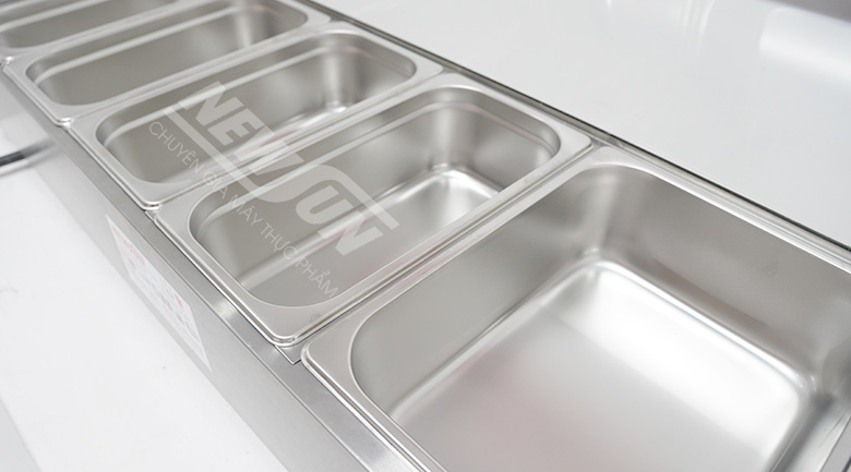 Khay đựng đồ ăn inox riêng biệt