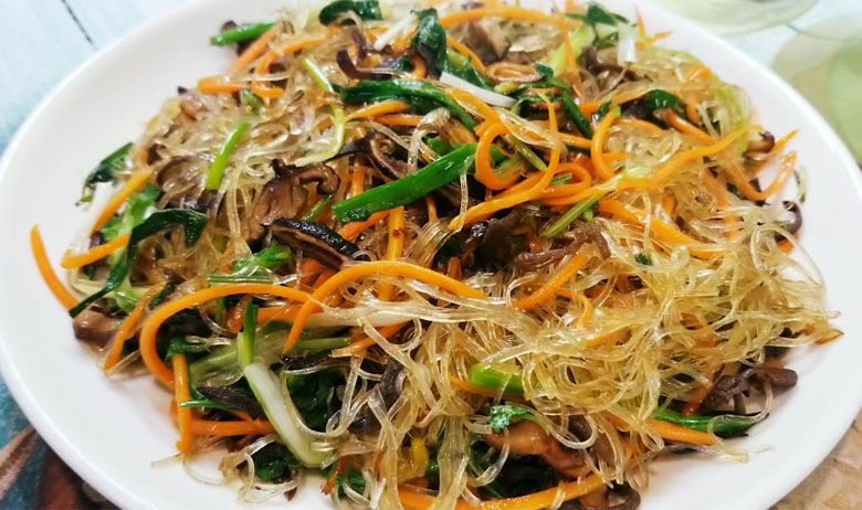 Miến trộn chay - Món chay ăn sáng HOT nhất Miến trộn chay - Món chay ăn sáng HOT nhất