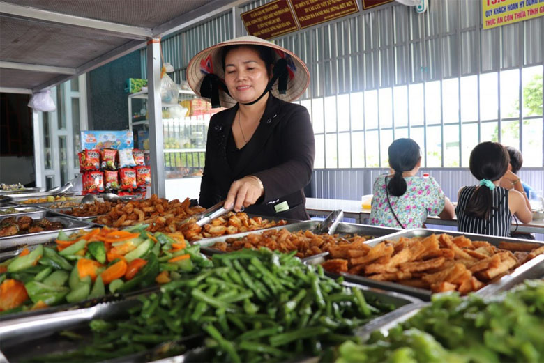 Quán cơm tự chọn - Mô hình kinh doanh quán cơm bình dân khá "hot" hiện nay Quán cơm tự chọn - Mô hình kinh doanh quán cơm bình dân khá "hot" hiện nay