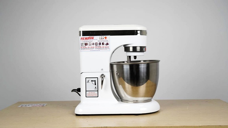 Công suất máy trộn bột mì bao nhiêu? Bật mí 3 mẹo tiết kiệm điện hiệu quả Công suất máy trộn bột mì bao nhiêu? Bật mí 3 mẹo tiết kiệm điện hiệu quả