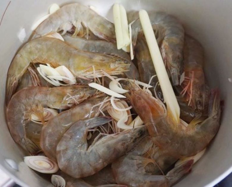 Bước 2: Ướp tôm Bước 2: Ướp tôm