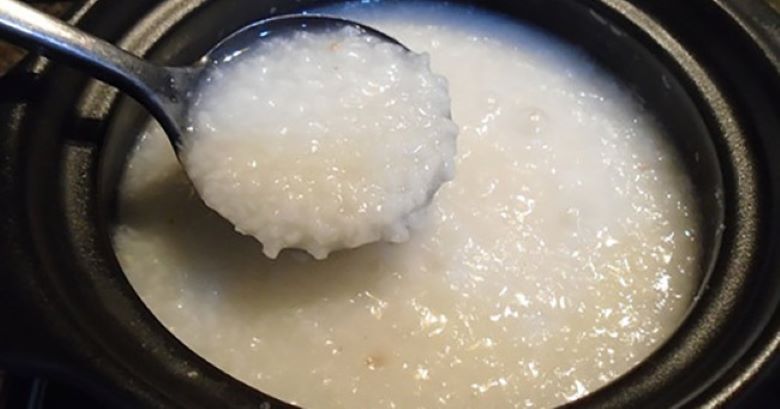 Bước 2: Nấu cháo trắng