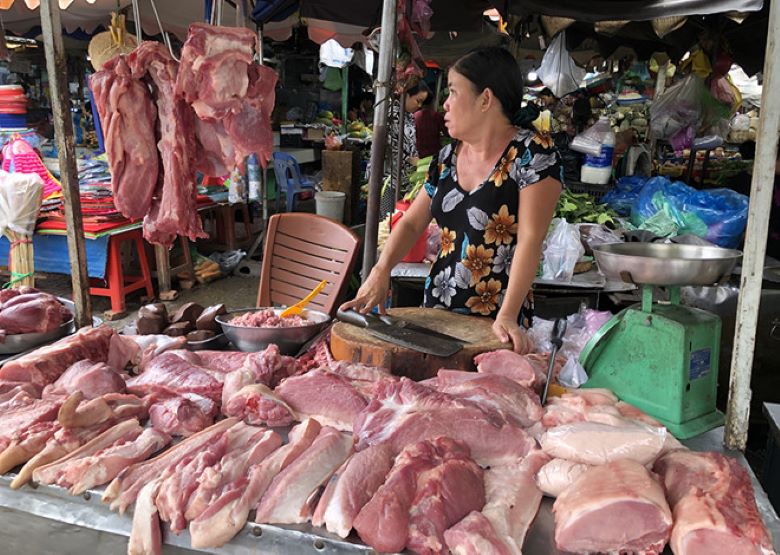 2.1. Thịt nóng dễ bị nhiễm khuẩn, không đảm bảo an toàn 2.1. Thịt nóng dễ bị nhiễm khuẩn, không đảm bảo an toàn