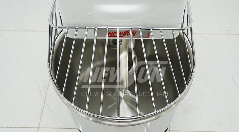 Trang bị khung bảo vệ inox