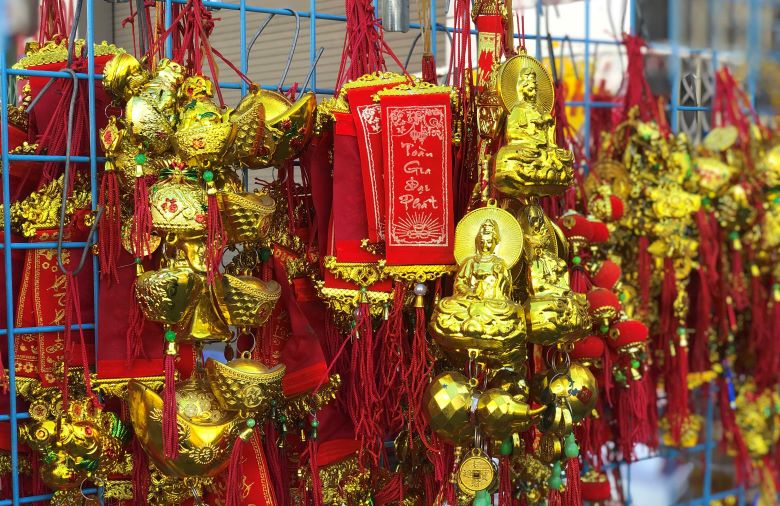 9. Kinh doanh các mặt hàng trang trí Tết 9. Kinh doanh các mặt hàng trang trí Tết