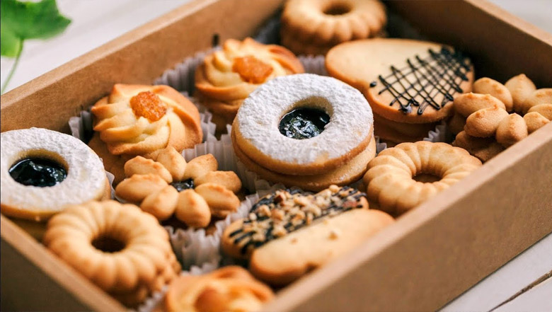 Bánh quy nhâm nhi Tết