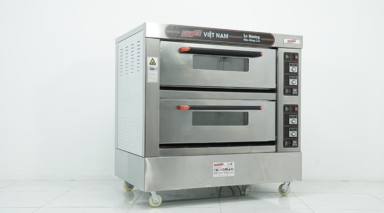 Thực tế lò nướng bánh NEWSUN 2 tầng 4 khay XYF-2KA-T Thực tế lò nướng bánh NEWSUN 2 tầng 4 khay XYF-2KA-T