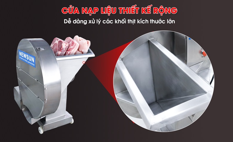 Cửa nạp nguyên liệu rộng, thuận tiện khi sử dụng